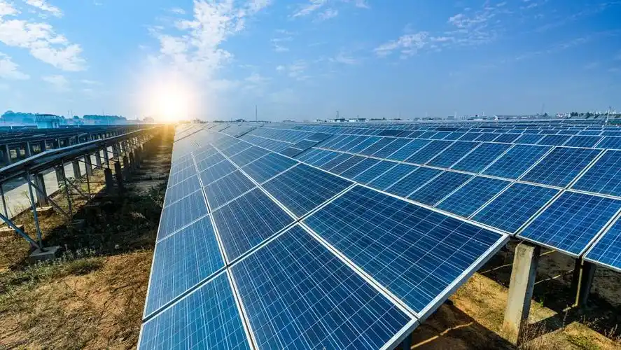全球最大太阳能发电站正式投入使用